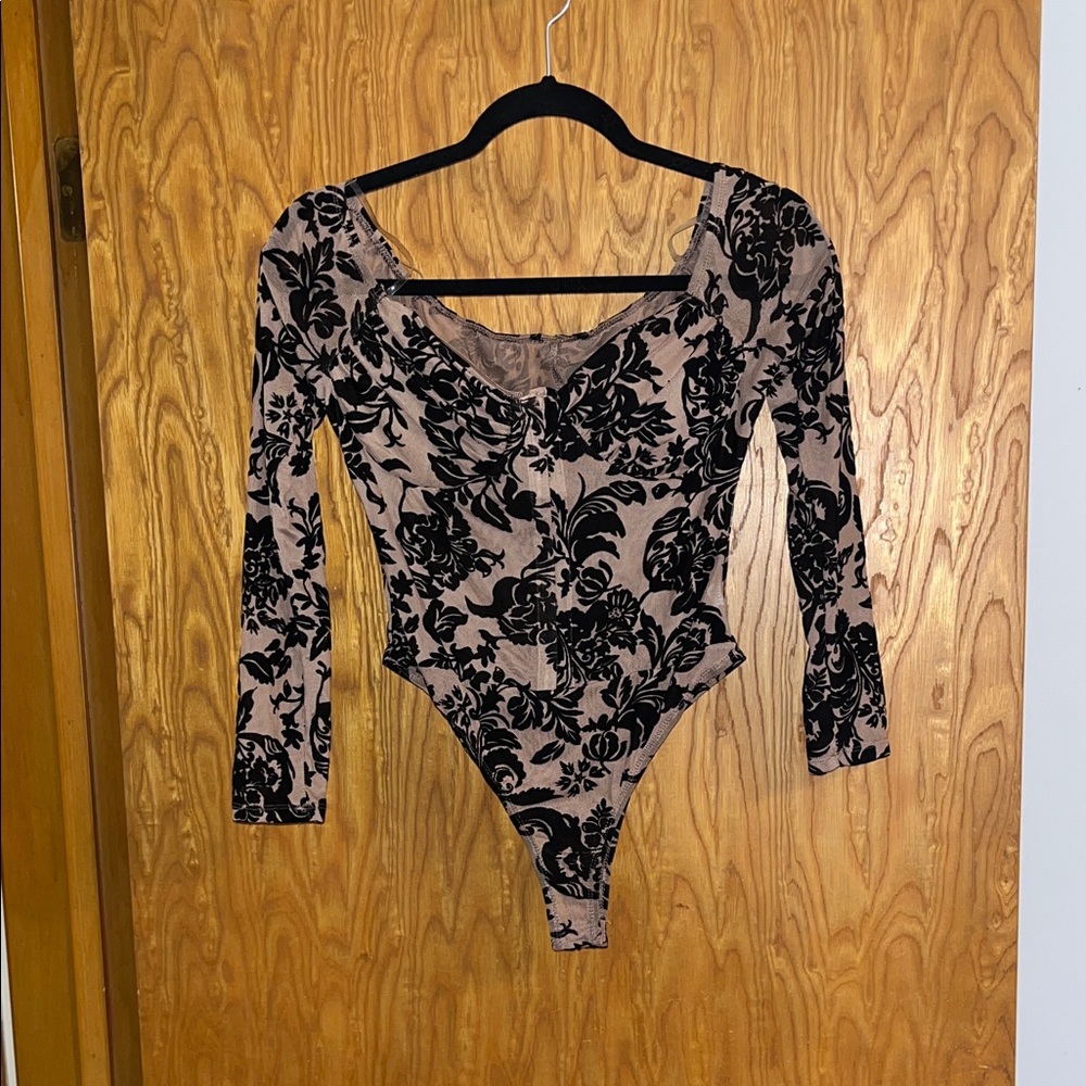 Regal Affair Flocked Velvet Bodysuit size Medium - Picture 4 of 10